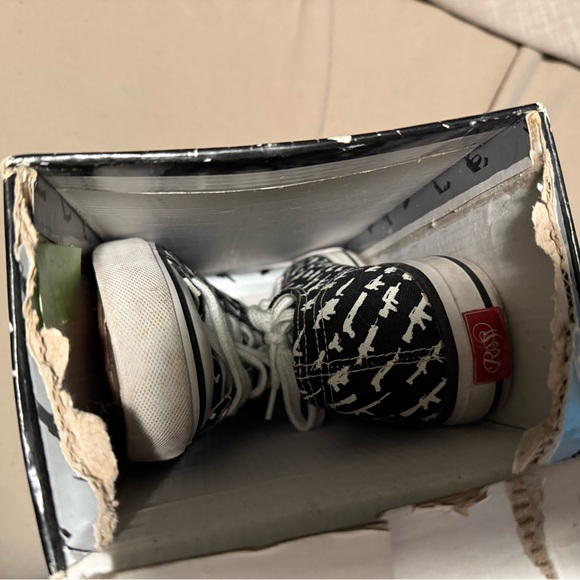 Converse Black and White Sneakers - Picture 5 of 5